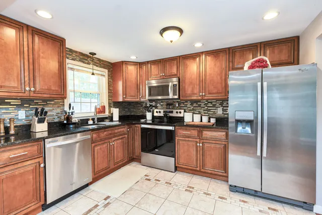 $3,850 | 52 Jonathan Lane, Manchester, NH 03104