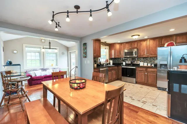 $3,850 | 52 Jonathan Lane, Manchester, NH 03104