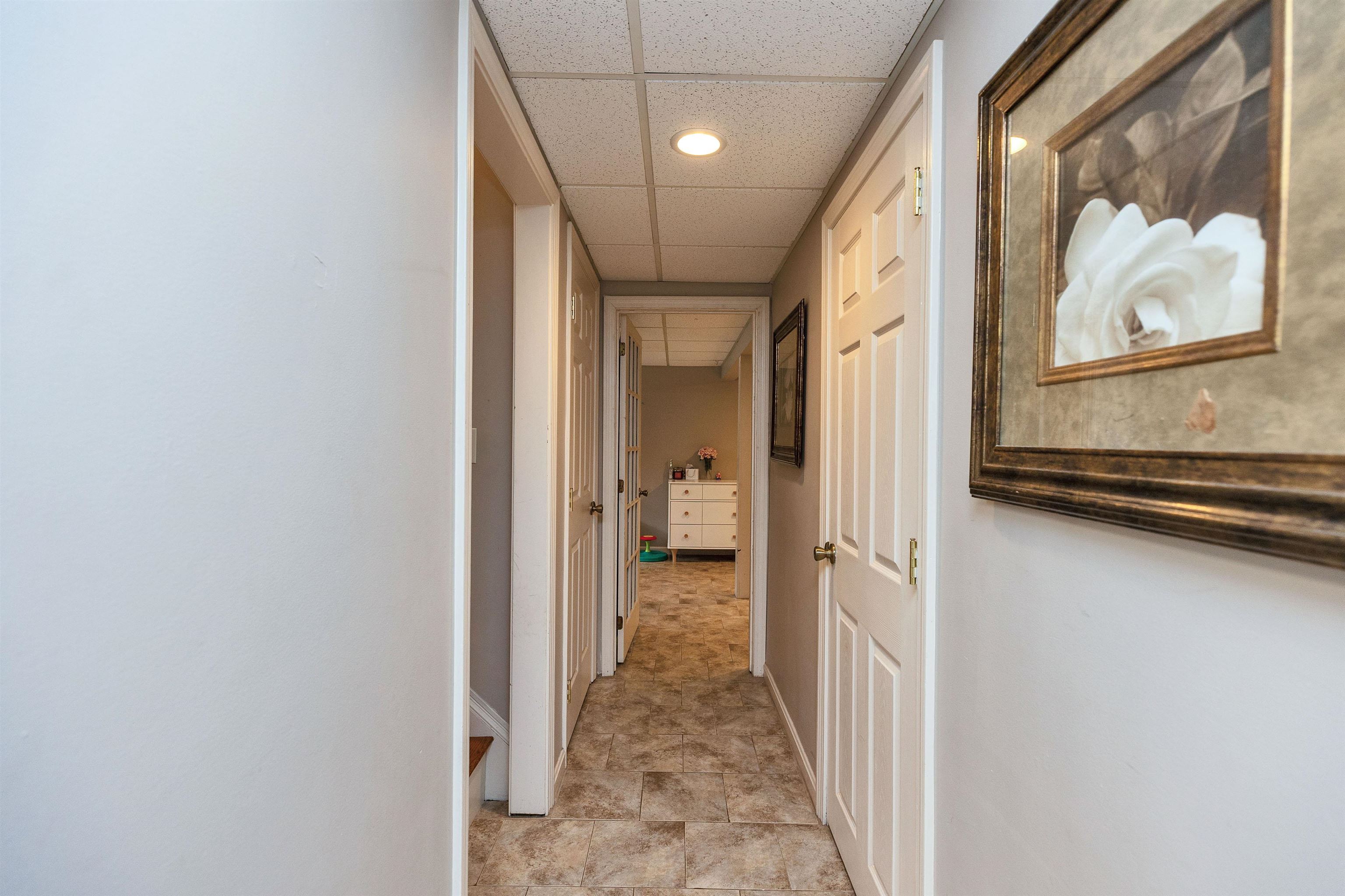 52 Jonathan Lane Manchester, NH 03104 - Photo 37 of 55