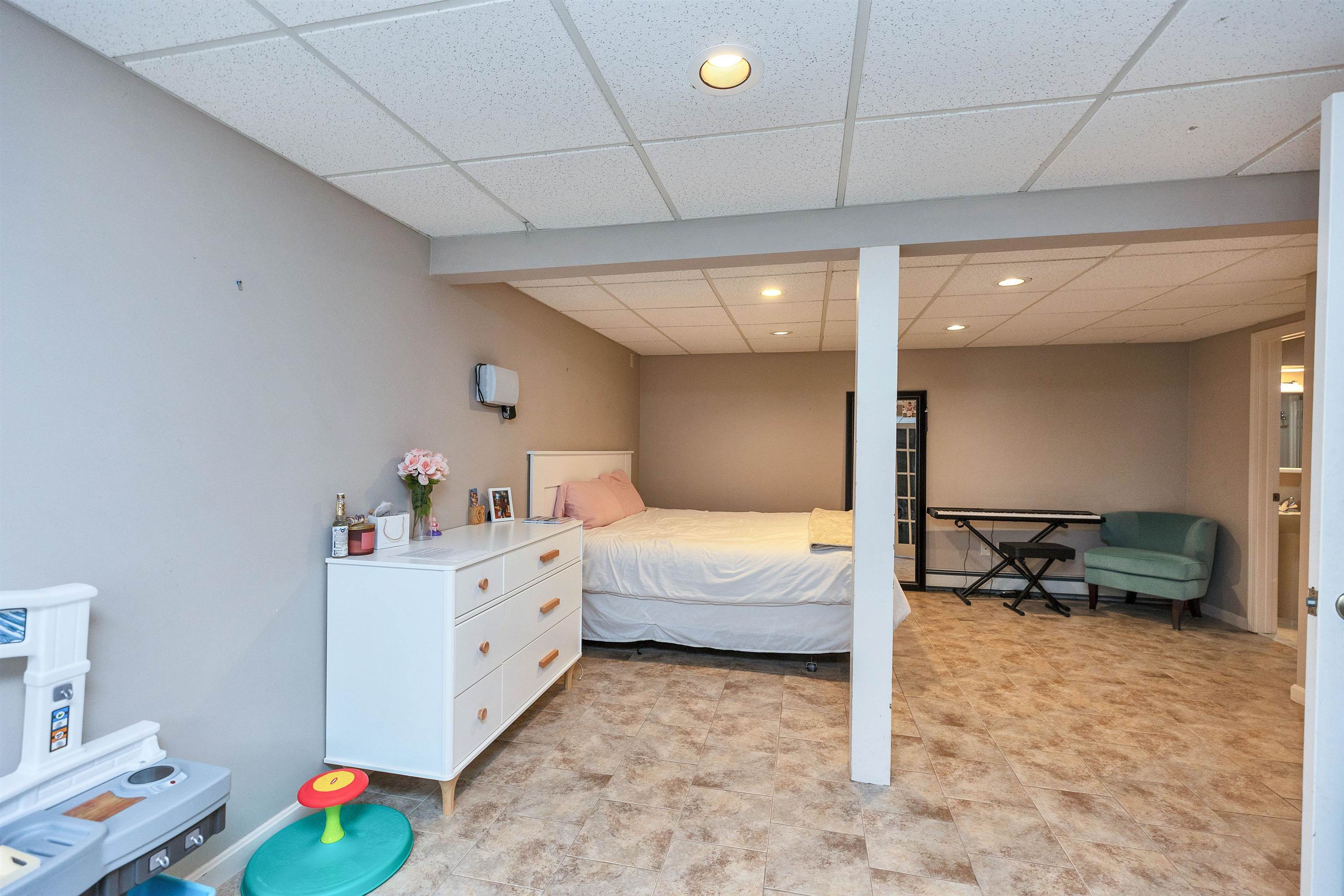 52 Jonathan Lane Manchester, NH 03104 - Photo 40 of 55