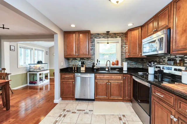 $3,850 | 52 Jonathan Lane, Manchester, NH 03104