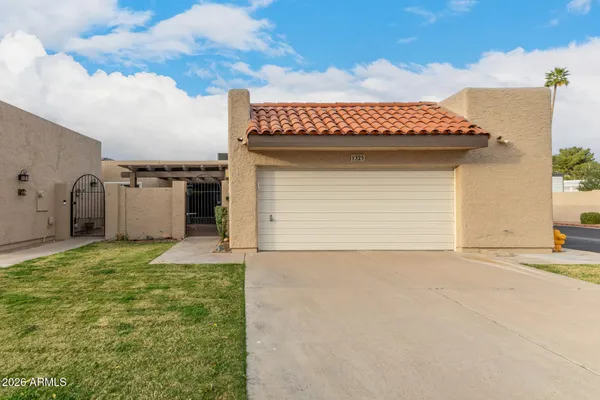 $300,000 | 3345 East University Drive, Unit 32, Mesa, AZ 85213