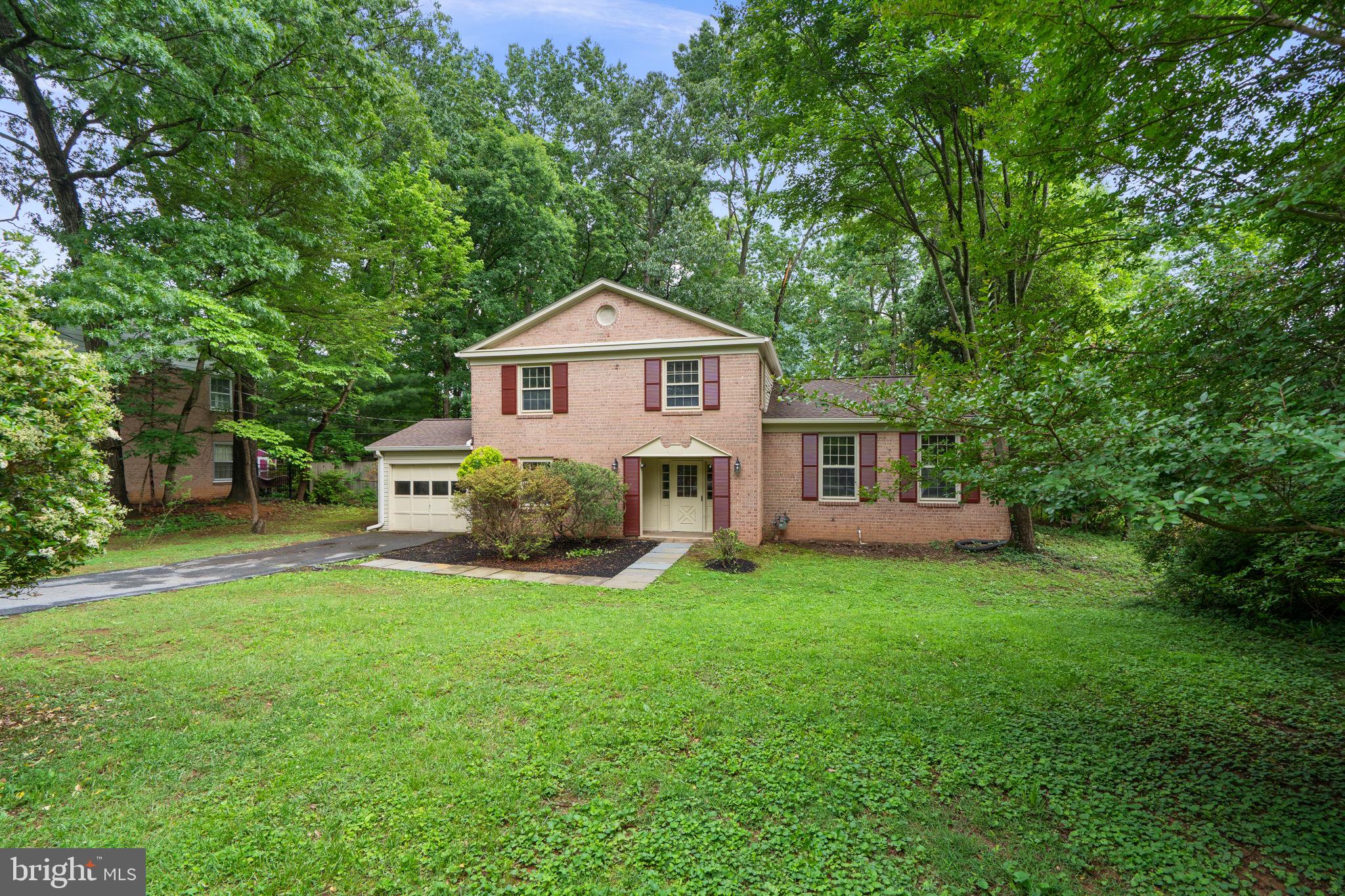1585 Kimblewick Road Potomac, MD 20854 - Photo 3 of 60