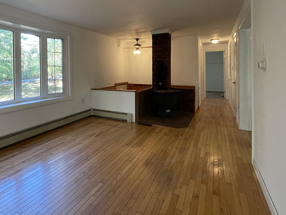 178 Lower Cross Road Nobleboro, ME 04555 - Photo 22 of 50 Living Room