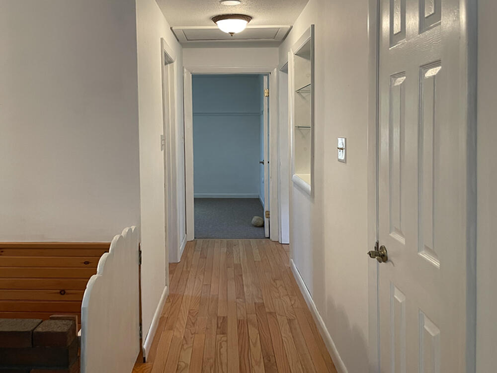 178 Lower Cross Road Nobleboro, ME 04555 - Photo 34 of 50 Hallway