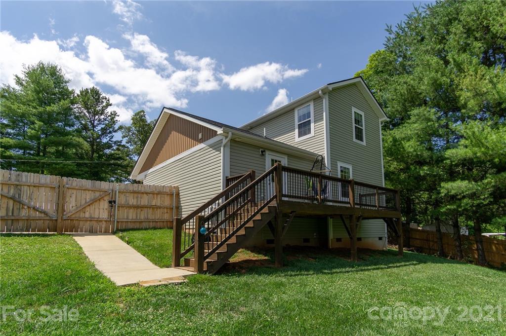 1108 Alexander Road Leicester, NC 28748 - Photo 3 of 30 Gallery Image 3