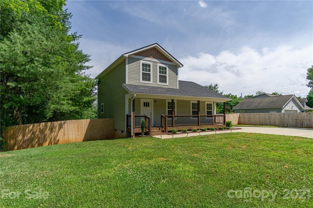 1108 Alexander Road Leicester, NC 28748 - Photo 4 of 30 Gallery Image 4