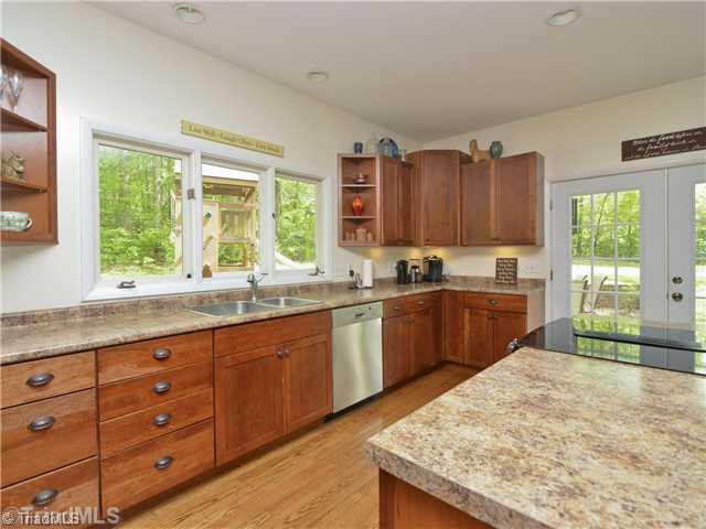 8102 Hunting Cog Road Oak Ridge, NC 27310 - Photo 6 of 16 Kitchen.
