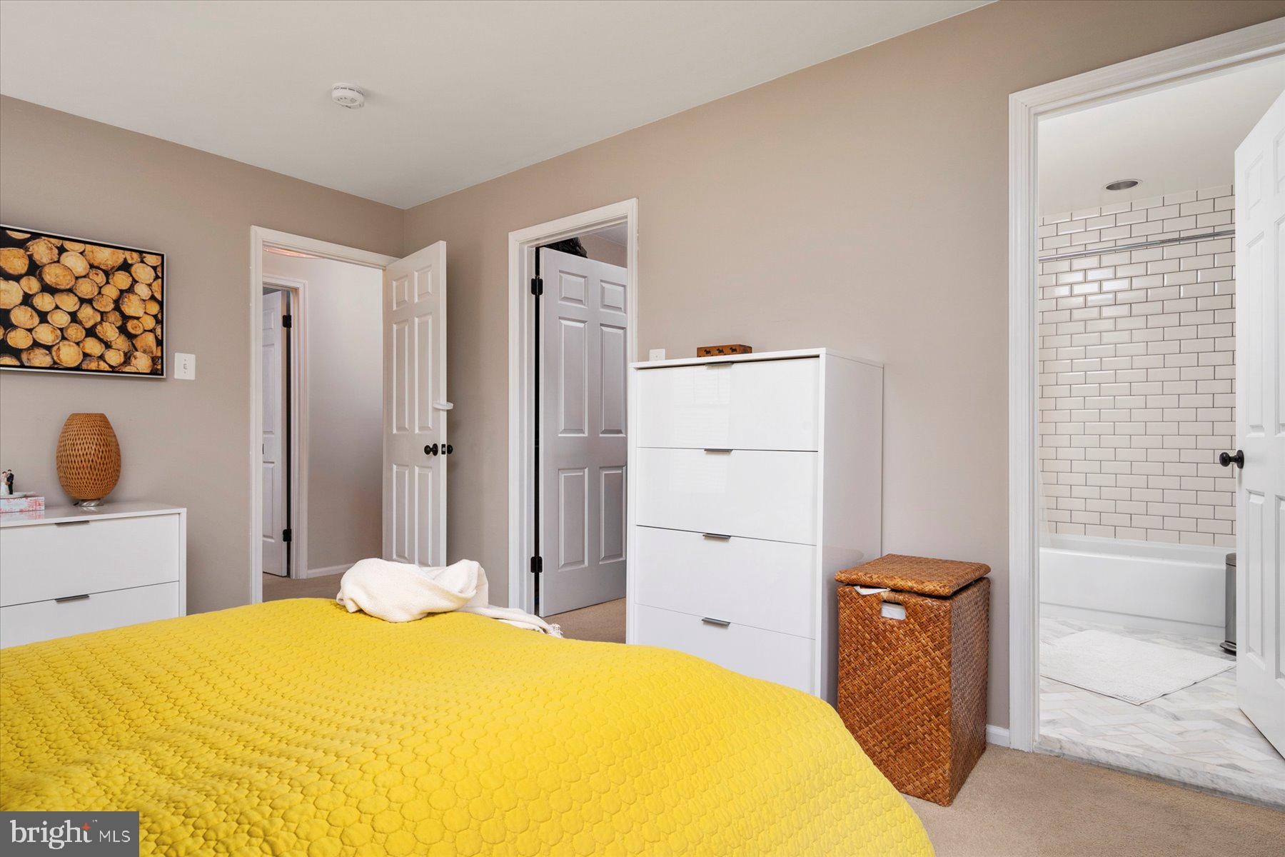 304 Pytchley Run Annapolis, MD 21403 - Photo 16 of 41 Large Closet