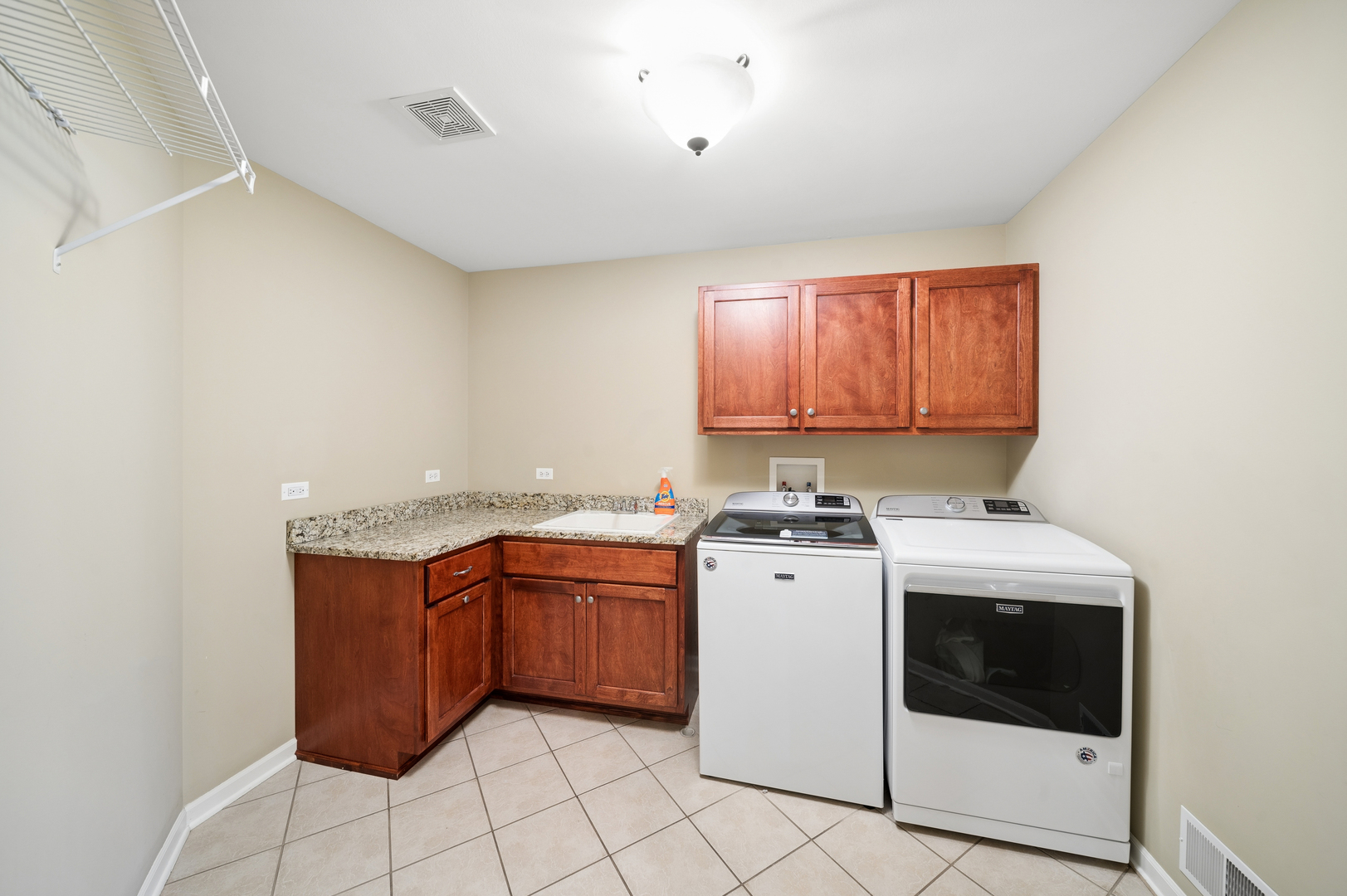 415 Ranch Road Wheaton, IL 60187 - Photo 18 of 38 Gallery Image 18