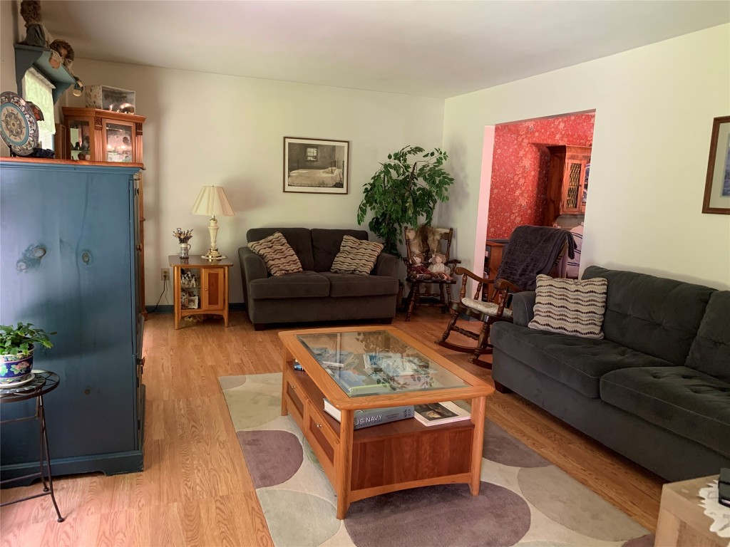 275 Knight Road Vestal, NY 13850 - Photo 3 of 18 Gallery Image 3