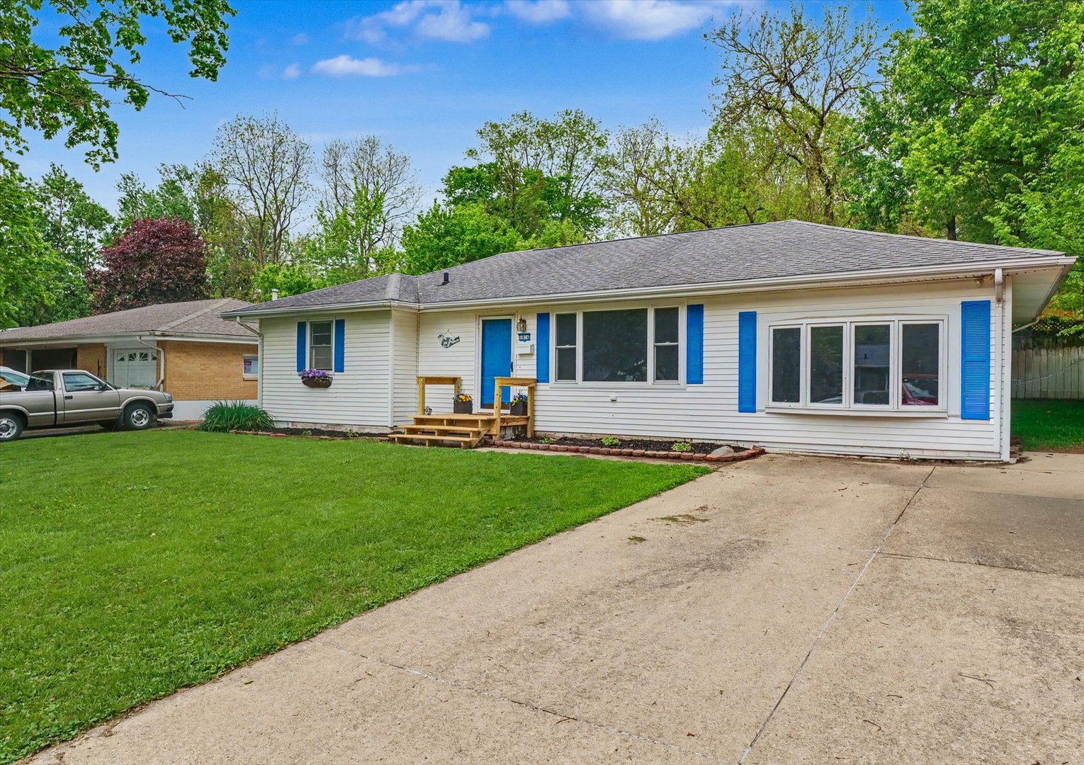 1916 Edison Street Danville, IL 61832 - Photo 3 of 29