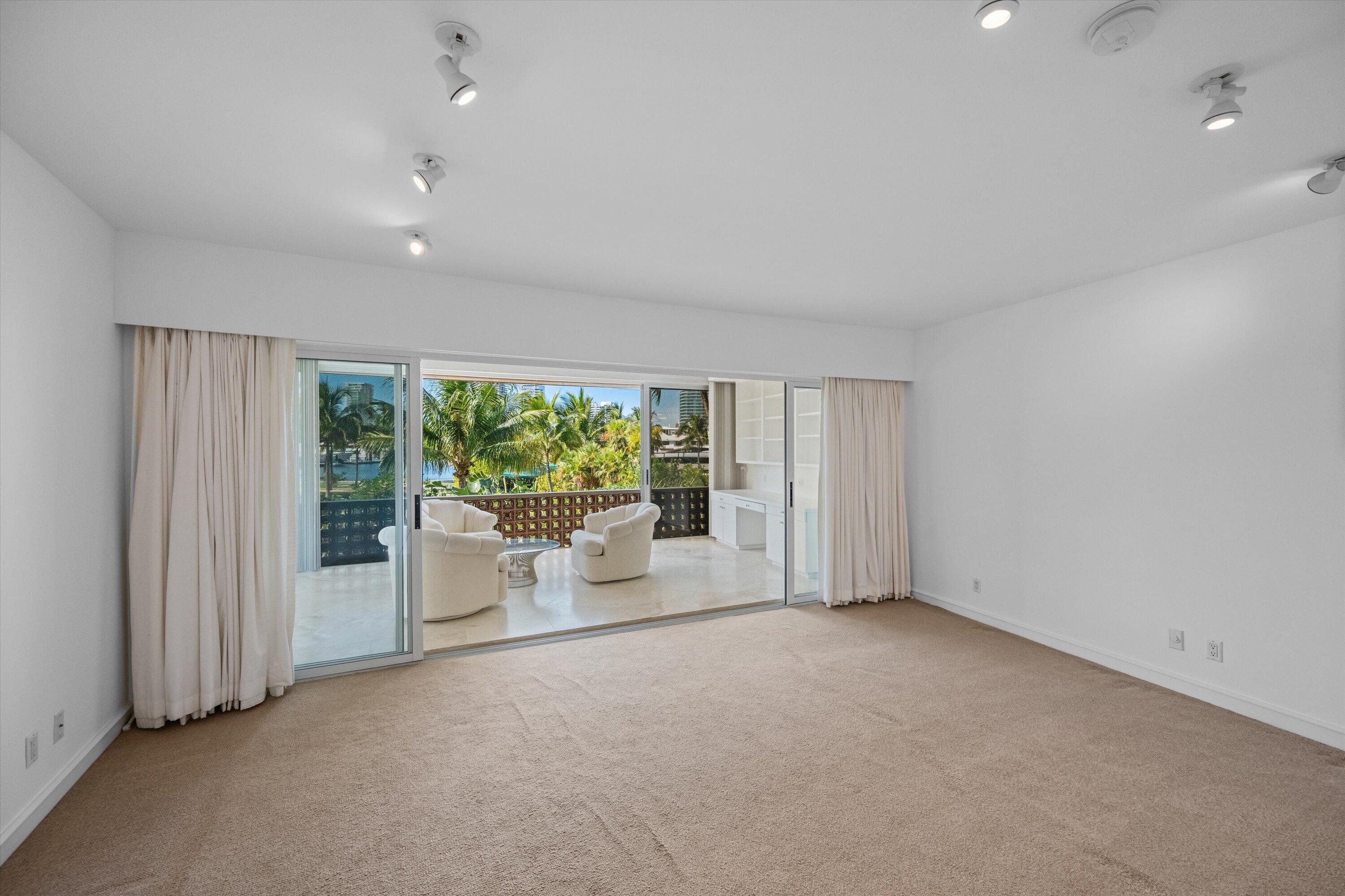 369 South Lake Drive, Unit 2E Palm Beach, FL 33480 - Photo 13 of 25 Primary Bedroom