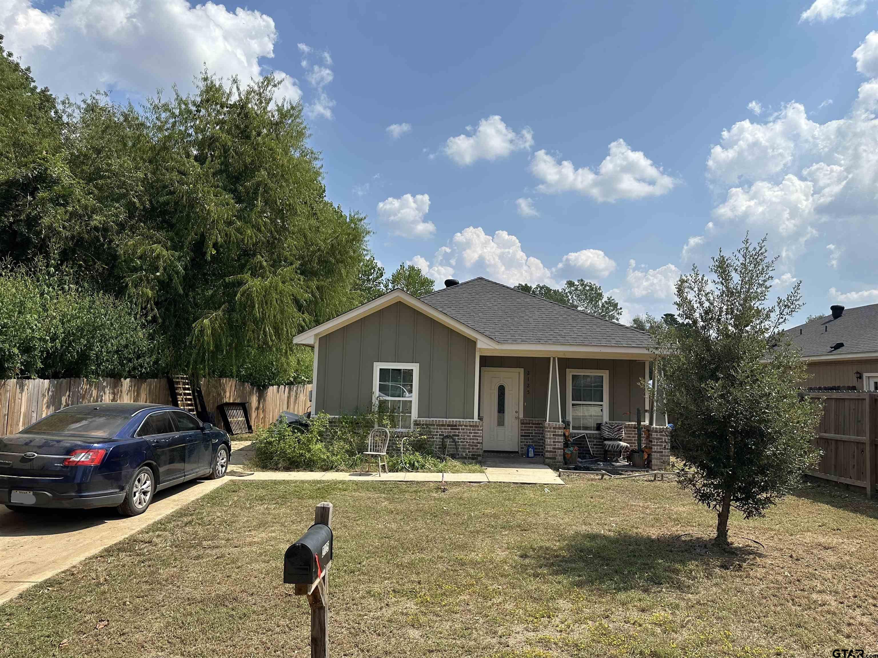 2125 North Emerson Ave  