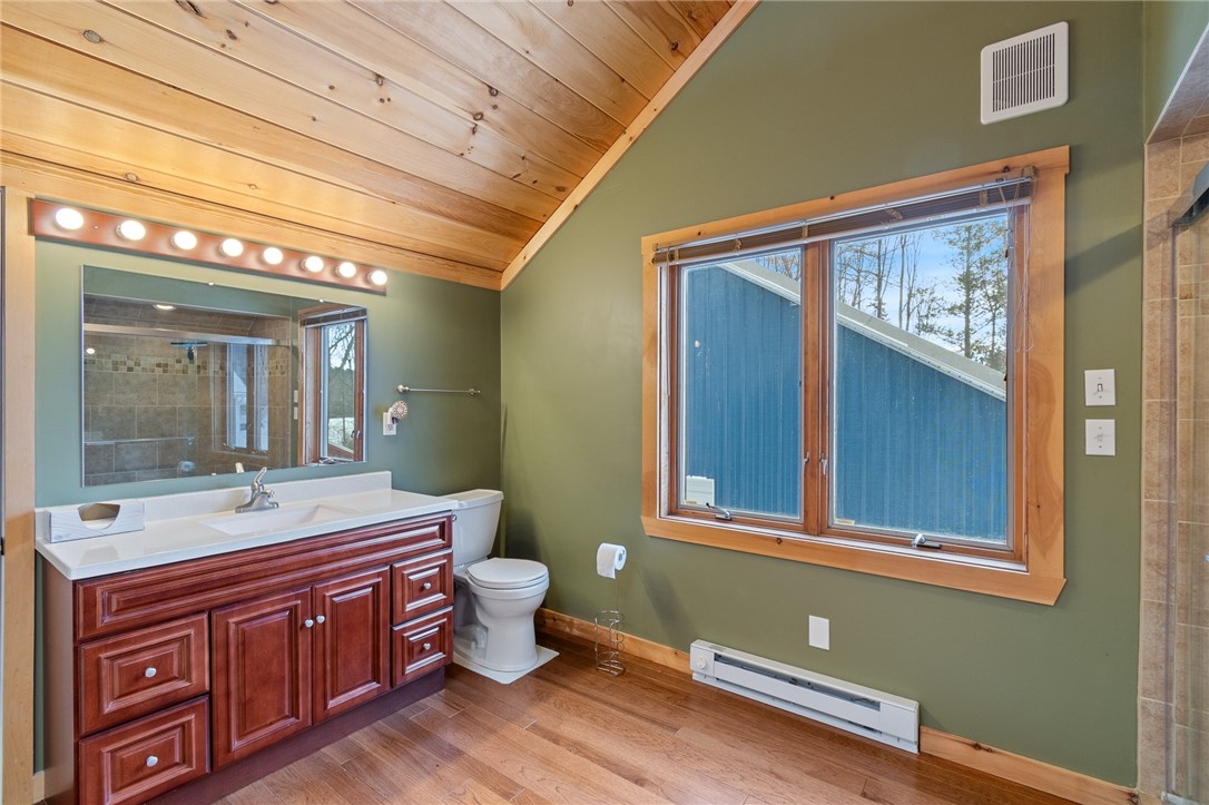 11604 Tompkins Point Road Huron, NY 14590 - Photo 41 of 50 Full bathroom in the Loft