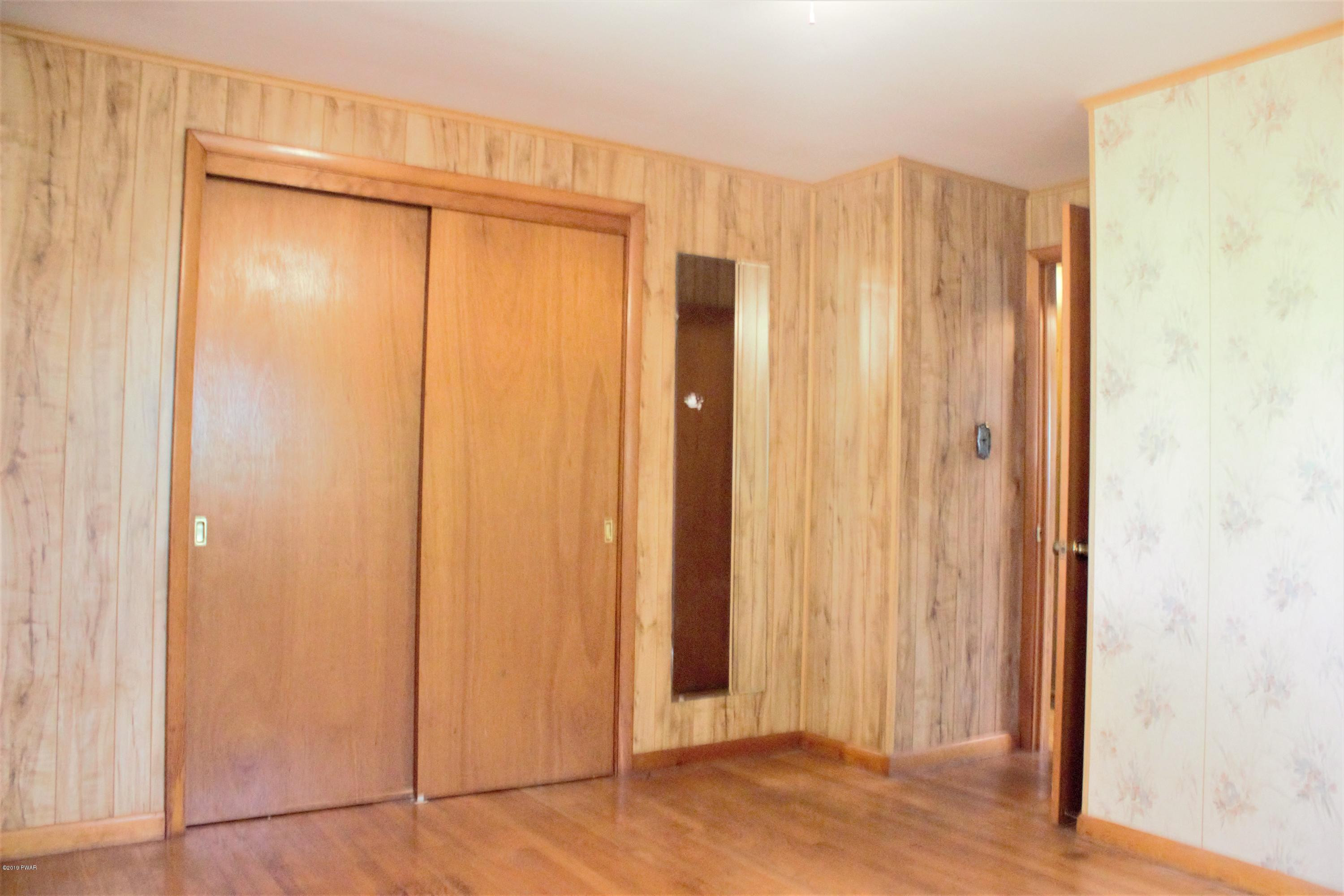 19 Maple Street Waymart, PA 18472 - Photo 14 of 27 IMG_2545 (2)