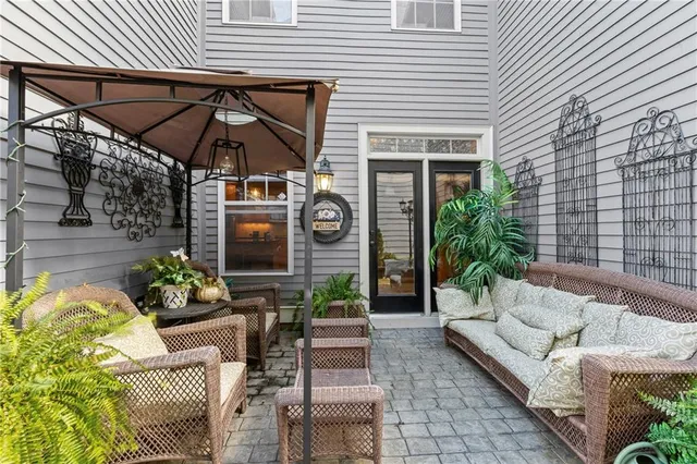 a view of a tennis court