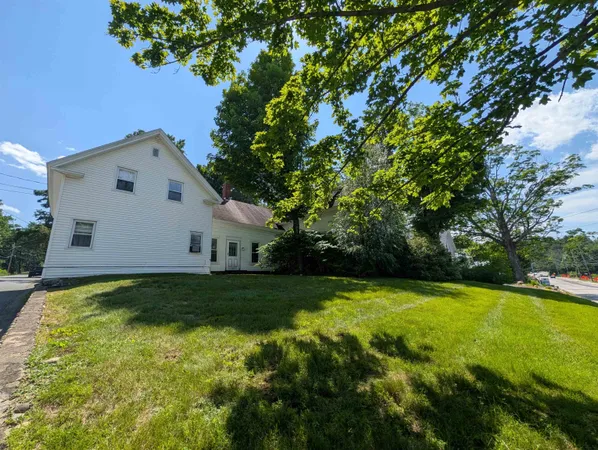 $1,795 | 73 Highland Street, Plymouth, NH 03264