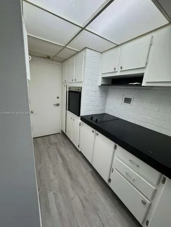 $2,300 | 1000 West Avenue, Unit 1501, Miami Beach, FL 33139
