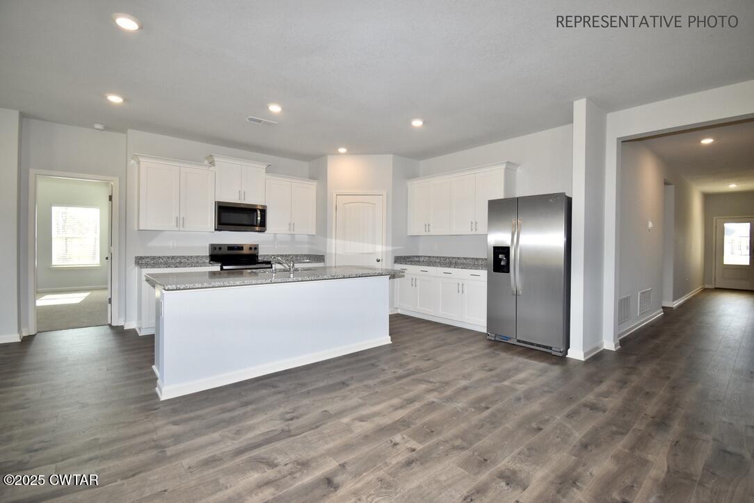 101 Shiloh Springs Jackson, TN 38305 - Photo 2 of 25 Kitchen