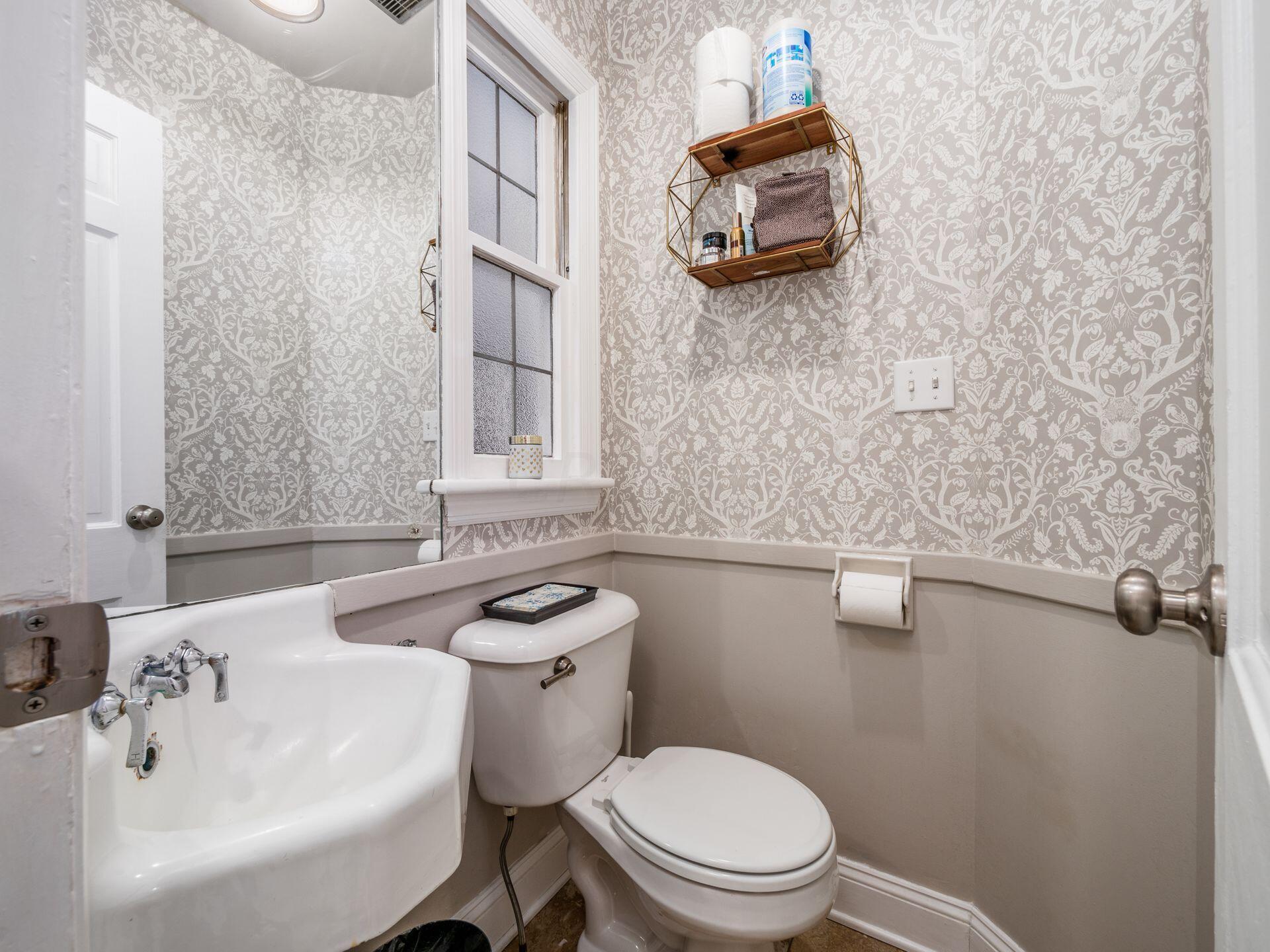 315 South Broadleigh Road Columbus, OH 43209 - Photo 19 of 58 023_ Rd Columbus OH 43209 USA