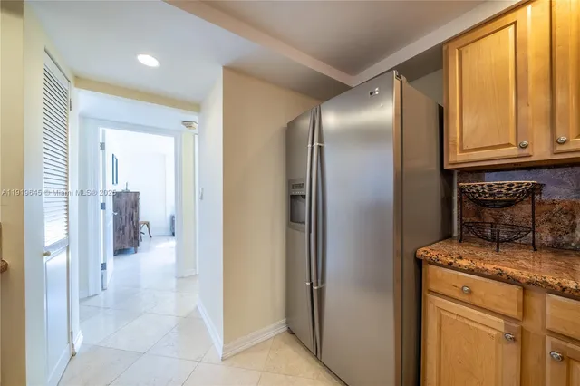 $725,000 | 1621 Collins Avenue, Unit 802, Miami Beach, FL 33139
