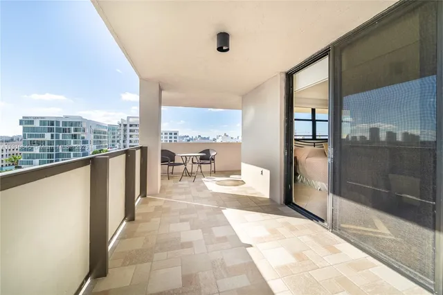 $725,000 | 1621 Collins Avenue, Unit 802, Miami Beach, FL 33139
