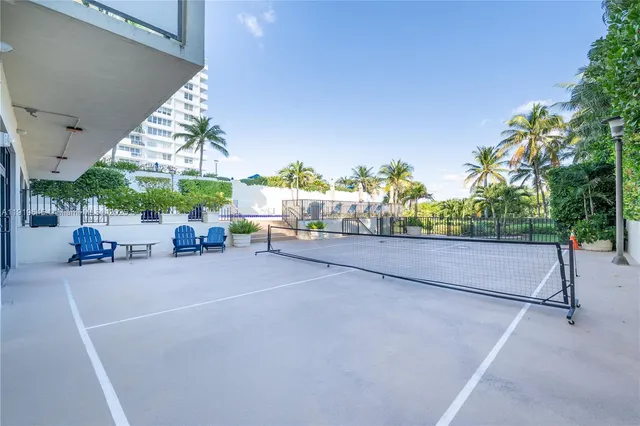 $725,000 | 1621 Collins Avenue, Unit 802, Miami Beach, FL 33139