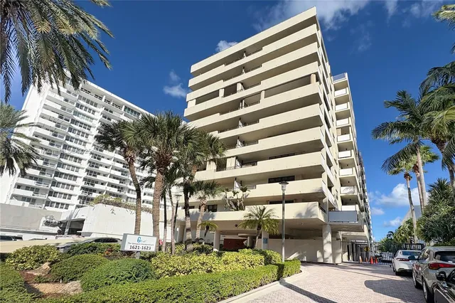 $725,000 | 1621 Collins Avenue, Unit 802, Miami Beach, FL 33139