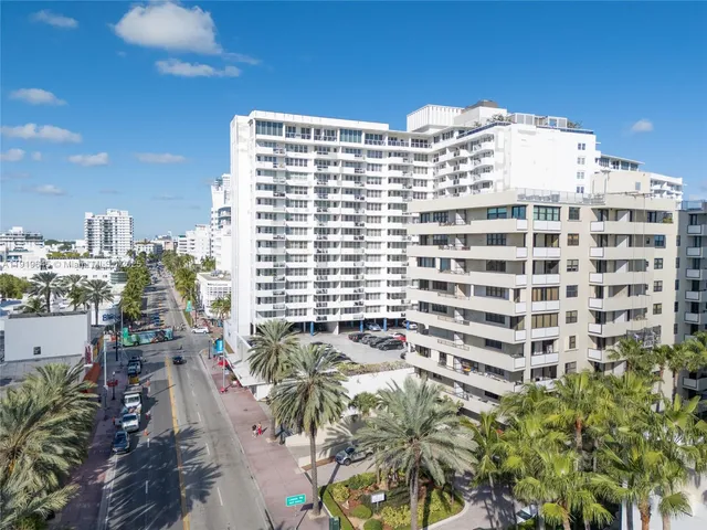 $725,000 | 1621 Collins Avenue, Unit 802, Miami Beach, FL 33139