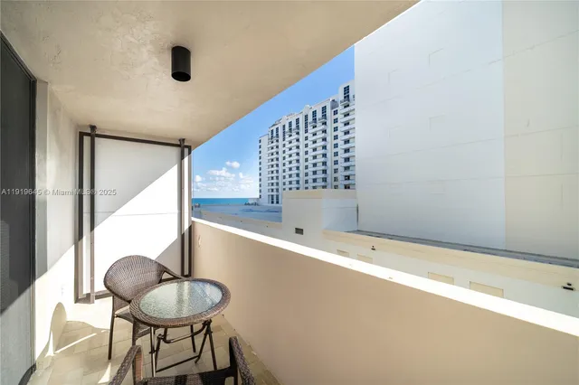 $725,000 | 1621 Collins Avenue, Unit 802, Miami Beach, FL 33139