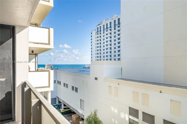 $725,000 | 1621 Collins Avenue, Unit 802, Miami Beach, FL 33139