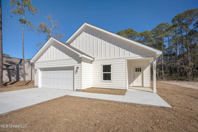 $279,975 | 700 Peach Street, Ocean Springs, MS 39564