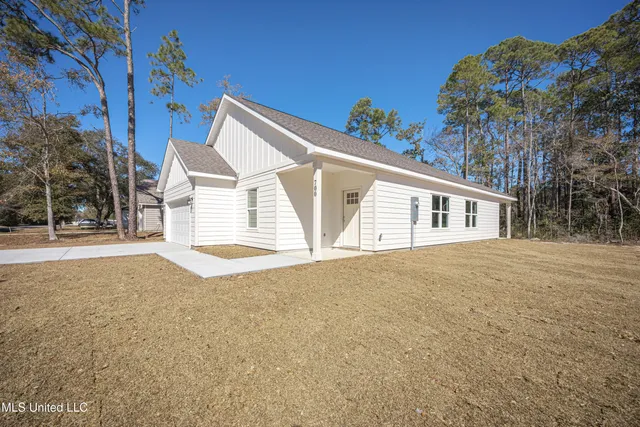 $279,975 | 700 Peach Street, Ocean Springs, MS 39564