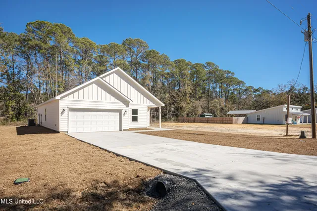 $279,975 | 700 Peach Street, Ocean Springs, MS 39564
