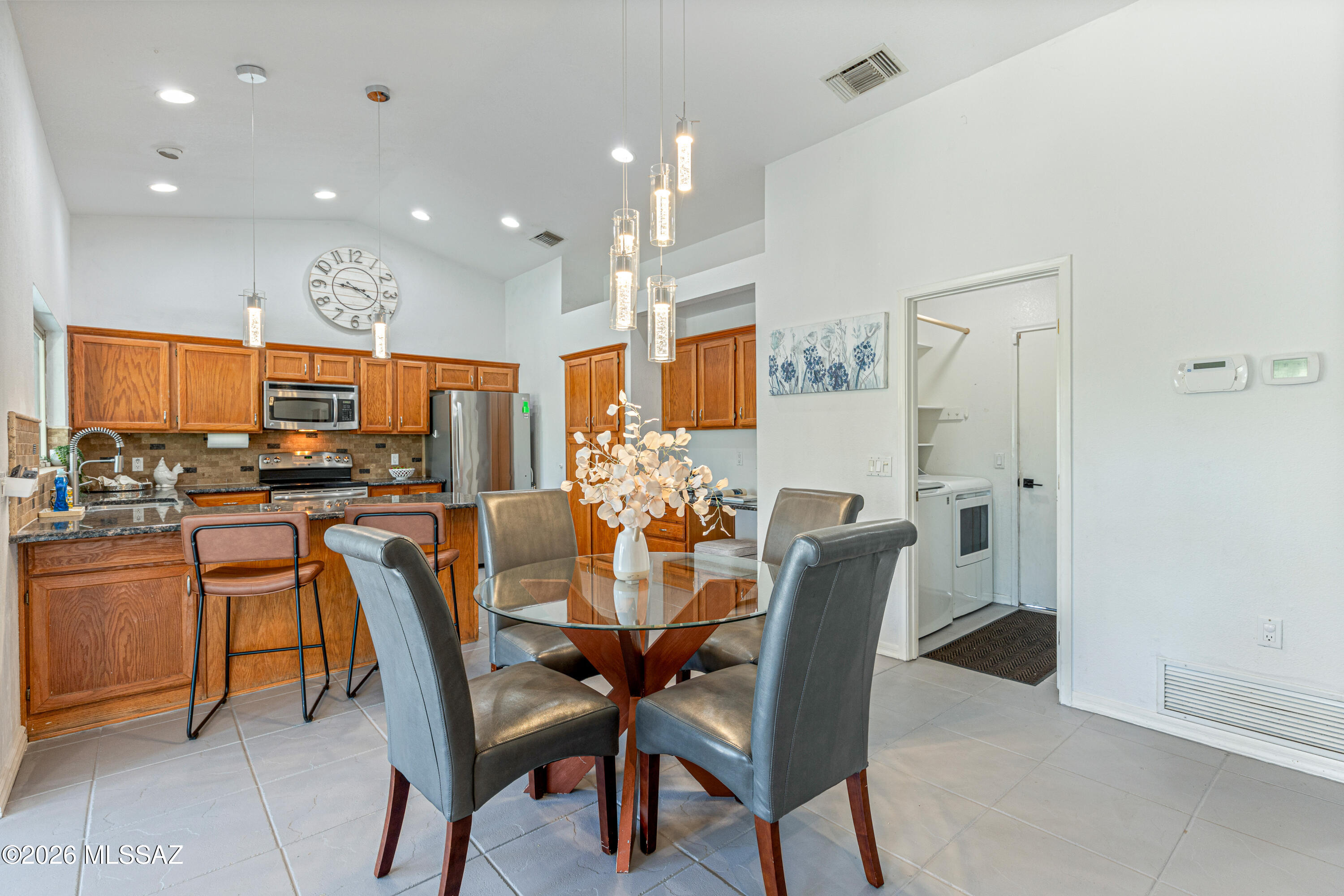 4780 West Hardy Road Tucson, AZ 85742 - Photo 4 of 38 10-Kitchen & Dining