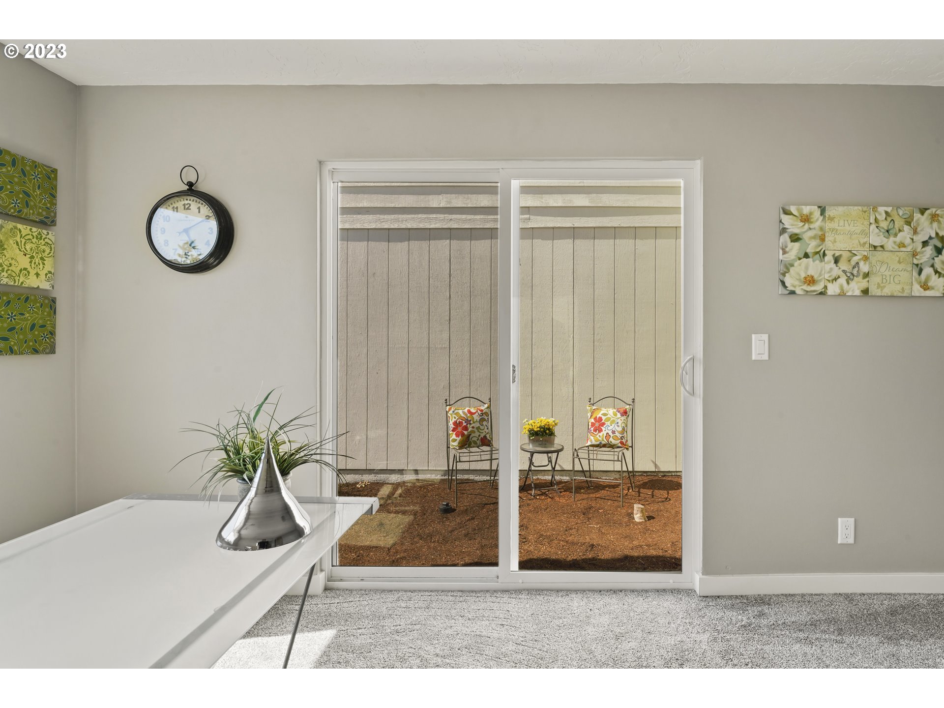2232 24th Street Florence, OR 97439 - Photo 23 of 38 a living room with furniture