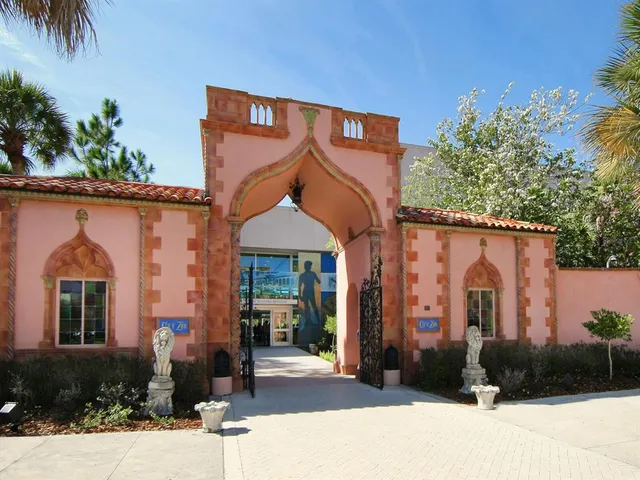 $5,990,000 | 1625 4th Street, Sarasota, FL 34236