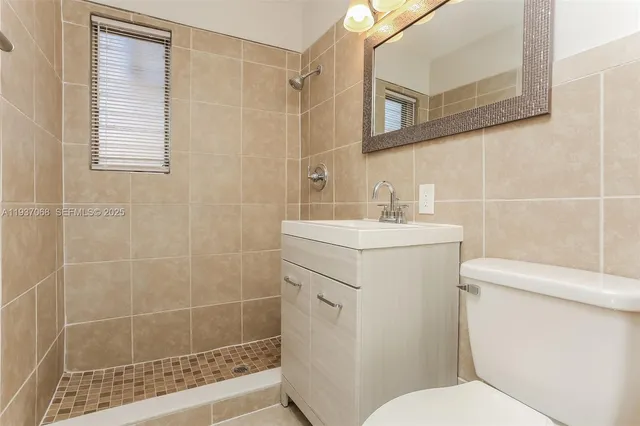 $2,770 | 1571 Northeast 44th Street, Pompano Beach, FL 33064