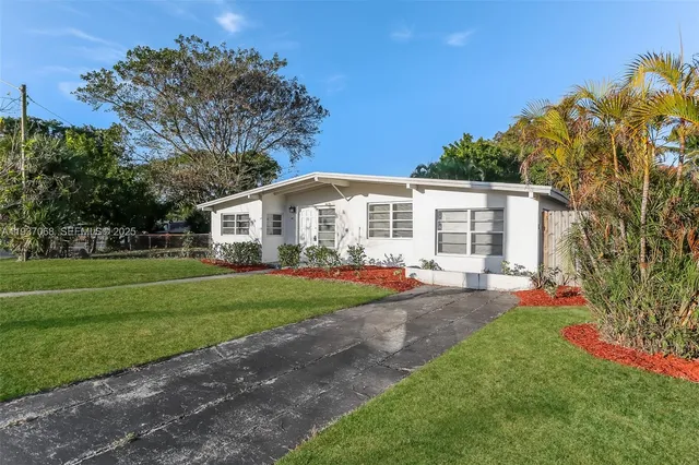 $2,770 | 1571 Northeast 44th Street, Pompano Beach, FL 33064