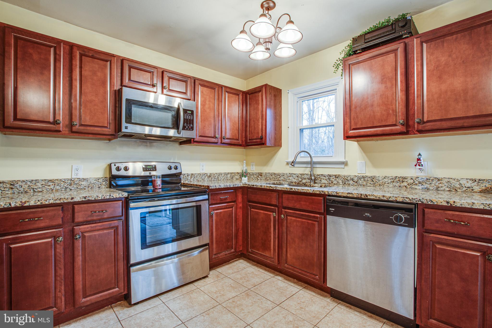 6601 Hickory Ridge Road Fredericksburg, VA 22407 - Photo 8 of 68
