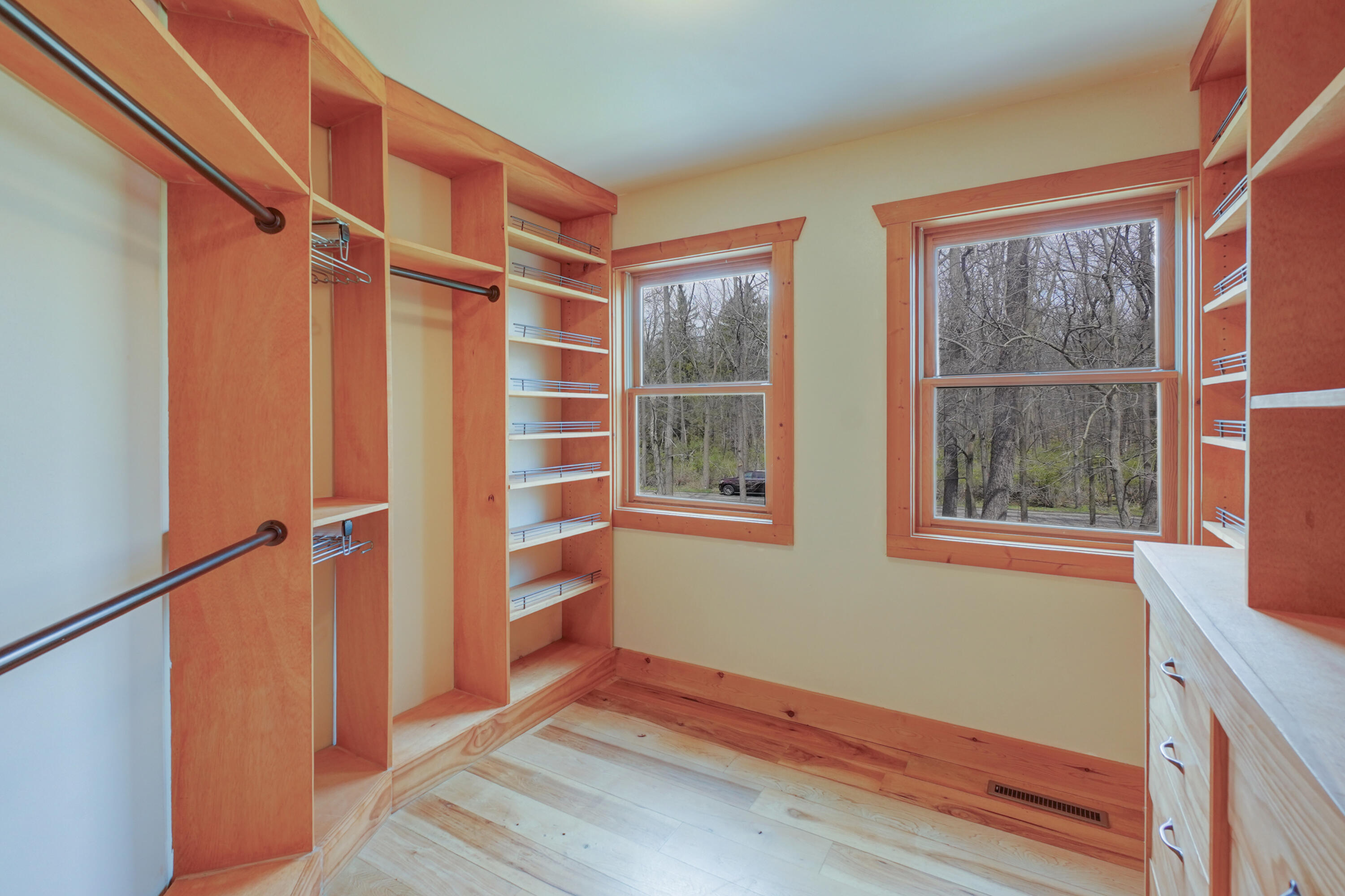 34025 Venice Park Road Summit, WI 53018 - Photo 27 of 47 Primary Closet