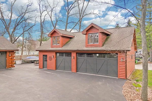 $1,799,900 | 34025 Venice Park Road, Summit, WI 53018