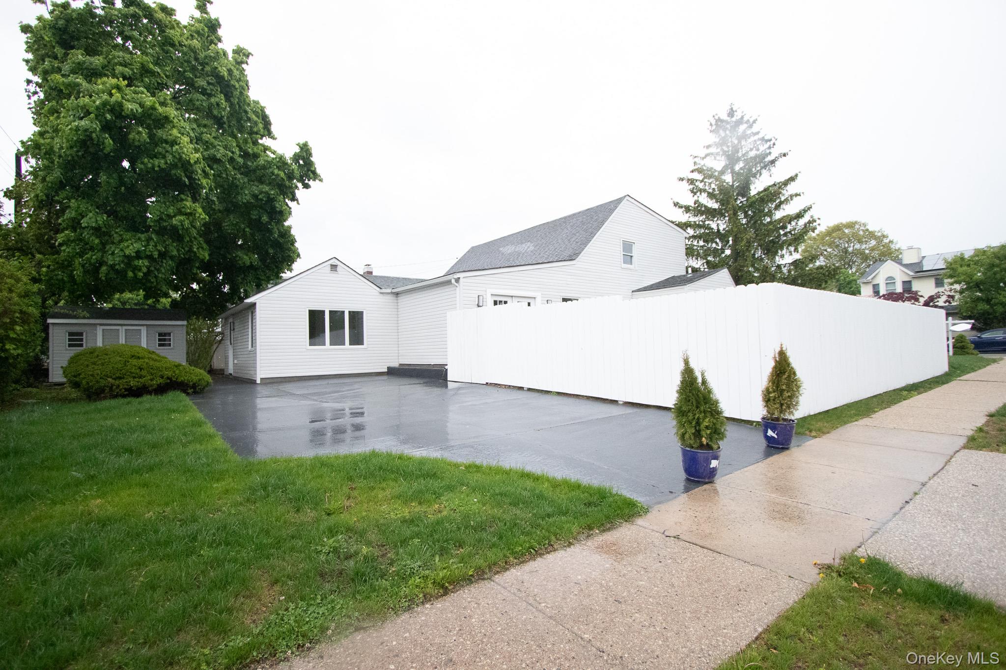 48 Ripple Lane Levittown, NY 11756 - Photo 21 of 23