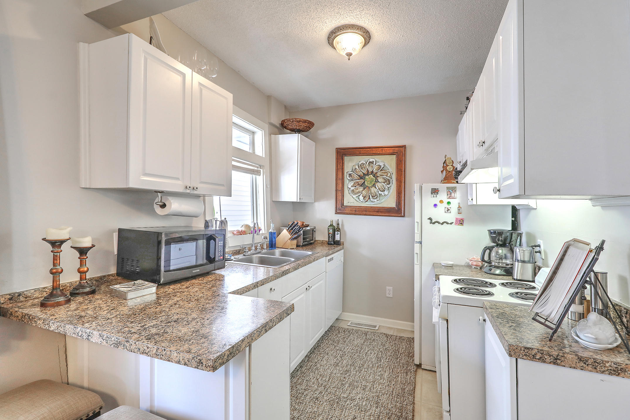 199 Rutledge Avenue Charleston, SC 29403 - Photo 4 of 43 1R3A8329_30_31