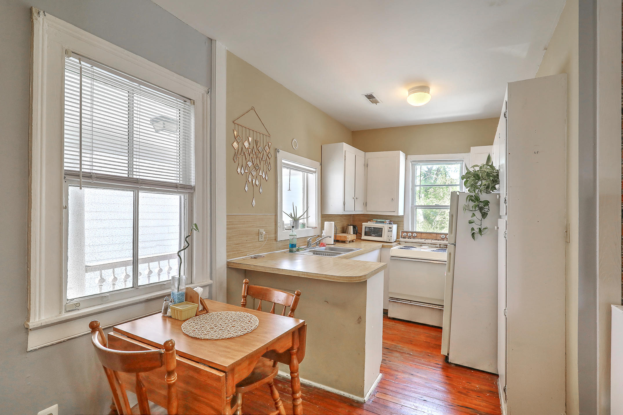 199 Rutledge Avenue Charleston, SC 29403 - Photo 10 of 43 1R3A8248_49_50