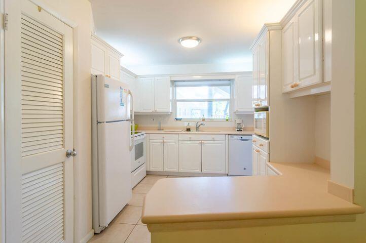20 Celestial Way, Unit 111 Juno Beach, FL 33408 - Photo 5 of 25 5