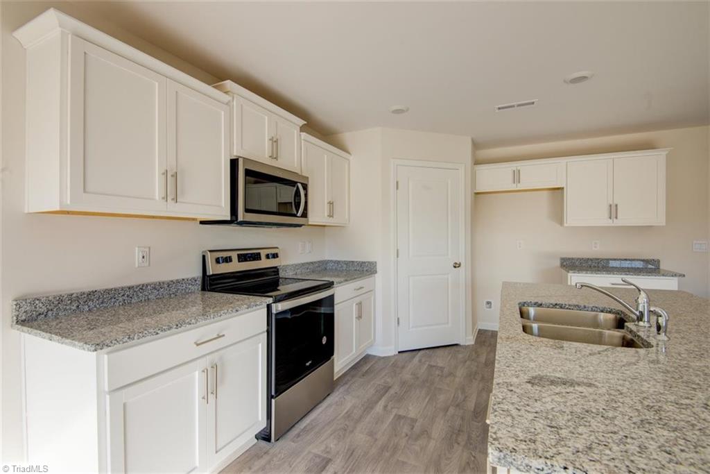 223 Jack Rabbit Court Lexington, NC 27292 - Photo 10 of 33 Pictures are representative and vary per plan built.