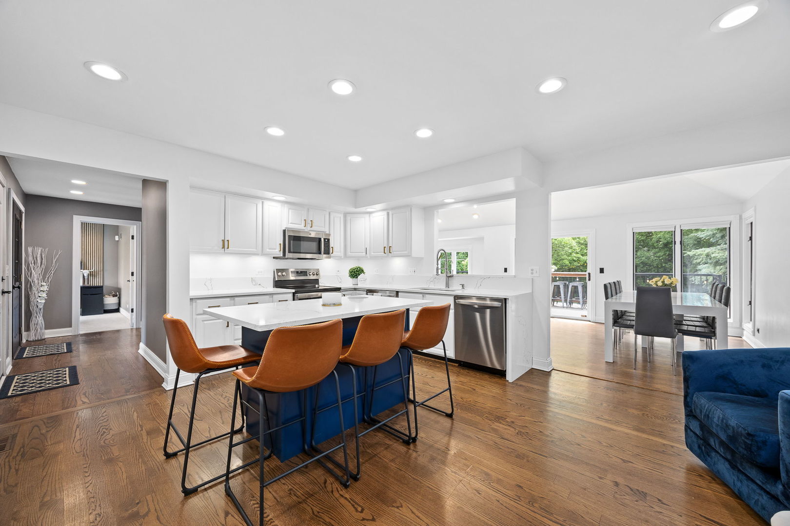 1680 Logan Street Roselle, IL 60172 - Photo 4 of 49