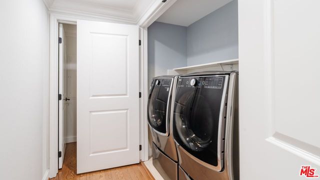 a view of a white building